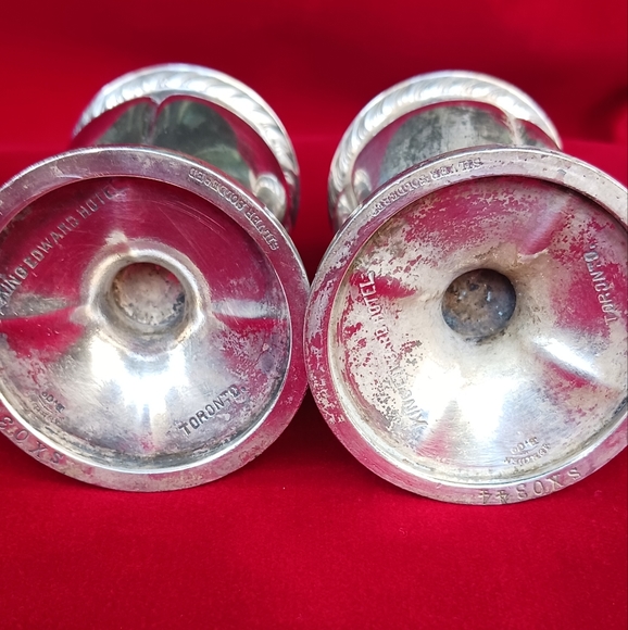 Vintage pair of egg cups, marked Meriden Britannia Company, silver soldered - Picture 4 of 7